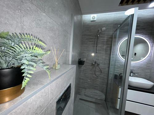 Ένα μπάνιο στο Perla Lux 2 Apartments