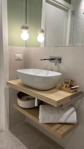 633 APPIA DESIGN ROOM photo 40