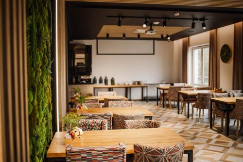 Jura Hotel Osiekにあるレストランまたは飲食店