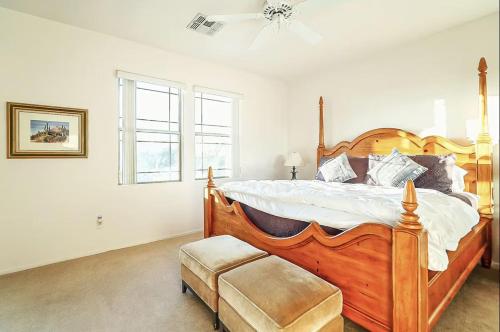 Ένα ή περισσότερα κρεβάτια σε δωμάτιο στο Luxury 3BD 2BA Home Near Tucson with Desert Views - Low Summer Rates!