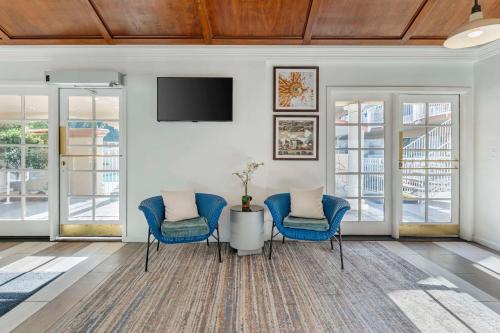Телевизор и/или развлекательный центр в Best Western Plus Riviera