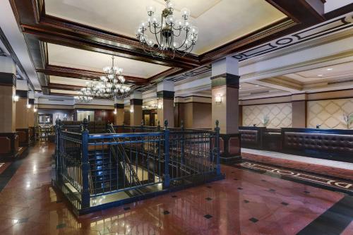 Drury Plaza Hotel New Orleans Image