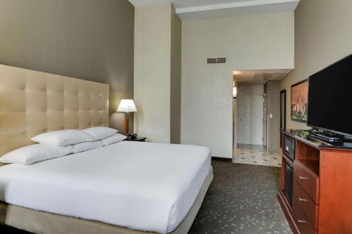 Drury Plaza Hotel New Orleans Image