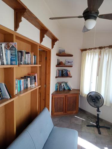 Η βιβλιοθήκη του bed and breakfast
