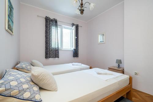 Apartments with parking space Novalja, Pag - 4128