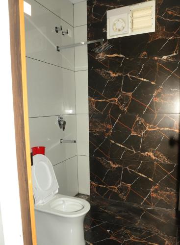Bilik mandi di Viceroy Inn Homestay