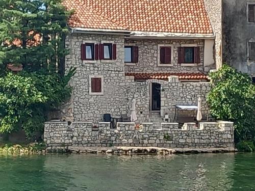 Θέα στο ποτάμι κοντά σε αυτός ο ξενώνας