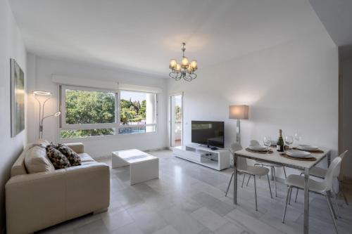 Beach Front apartment in Puerto Banus