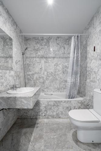 First Line Apartment in Puerto Banus