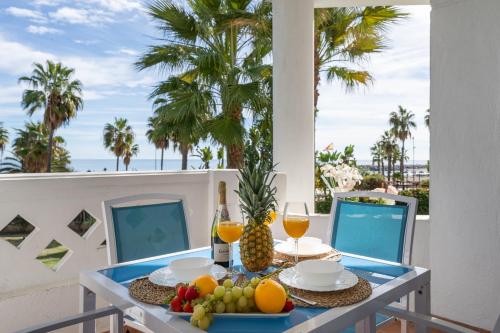First Line Apartment in Puerto Banus