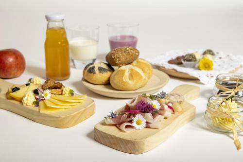 Makanan di atau berdekatan chalet