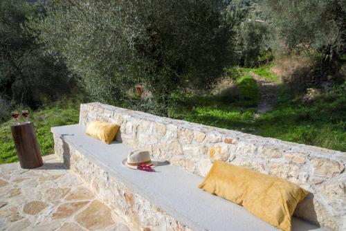 Κήπος έξω από το Serenity River Villa