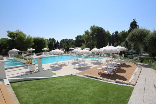 Gallery image of Green Garden Village in Sirolo