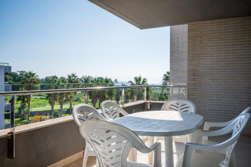 AT144 Completamente equipado, con piscina y cerca de la playa