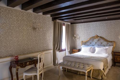 Hotel Nani Mocenigo Palace Image