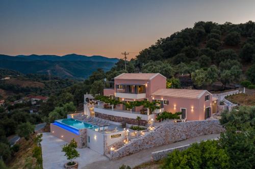 Alexandras's Mansion - Alexinia's House