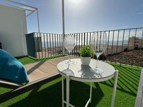ระเบียงหรือลานระเบียงของ Apartamento Cervantes con terraza y vistas al mar