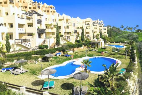 9 Penthouse with amazing sea views, close to golf Manilva Duquesa