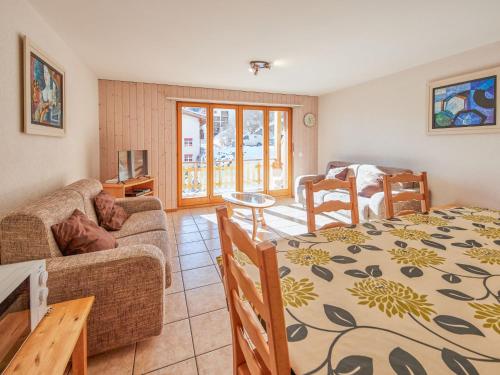 Μια τηλεόραση ή/και κέντρο ψυχαγωγίας στο Apartment Sérandes-4 by Interhome