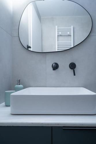 Urban Retreat: Exarcheia Remodel