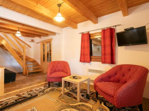 TV a/nebo společenská místnost v ubytování Holiday Home Pod Liščím Kopcem 4-4 by Interhome