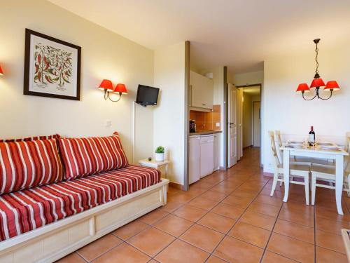 Posezení v ubytování Apartment Les Terrasses d'Arcangues-5 by Interhome