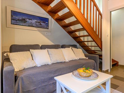 Posezení v ubytování Villa Château De Kergonano- dans l'Orangerie-4 by Interhome