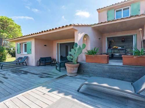 Villa con patio y casa en Holiday Home Verde by Interhome, en Porto Vecchio