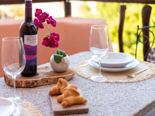 Minuman di Apartment Cala Rossa 2205 by Interhome