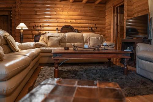 Część wypoczynkowa w obiekcie 7Hills Finnish Luxury Chalet by Ski Alure