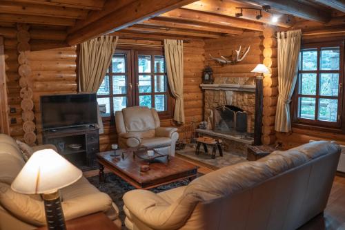 7Hills Finnish Luxury Chalet by Ski Alureにあるシーティングエリア