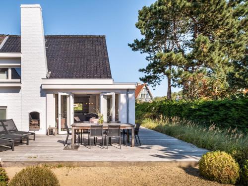 Villa Laury luxurious in a quiet location