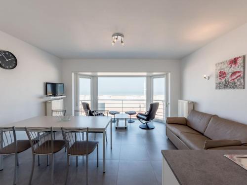 Olbia 101 on the beach with sea view