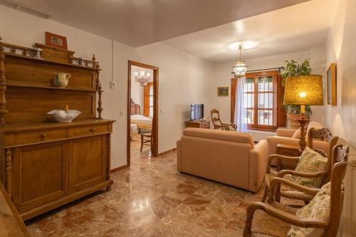 Santa Cruz Refinadores Suite by Valcambre