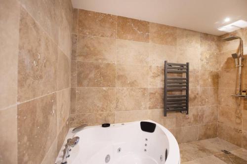 Luxury Suite w/ Jacuzzi - Rex / Montorgueil