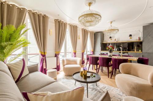 Lounge alebo bar v ubytovaní Luxury 3 Bedroom & 3 Bathroom - Champs Elysees & Louvre