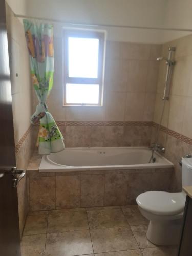 Koupelna v ubytování Top floor 1 bdrm aprtrmnt