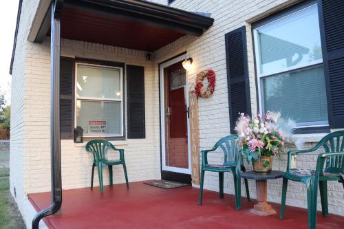 Gallery image of Charming 2 bedroom Retreat minutes from Downtown in Tulsa