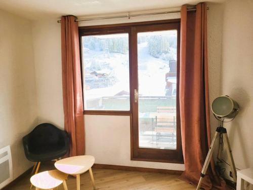 Μια τηλεόραση ή/και κέντρο ψυχαγωγίας στο Appartement 4pers rénové de 24M2 pied des pistes