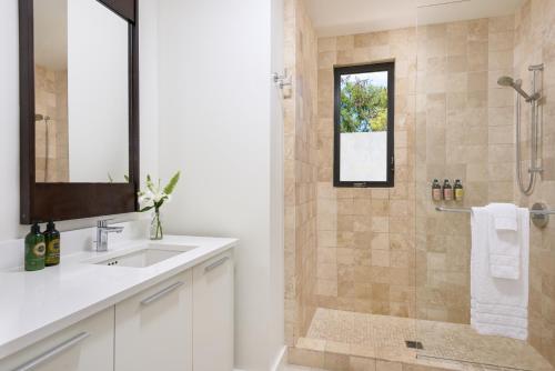 Bora 4 BR Villa photo 3