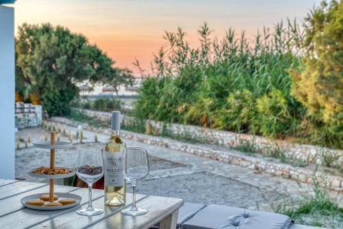 G&K Blue House on Agia Anargyroi Beach, Naousa photo 2
