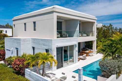 Baseinas apgyvendinimo įstaigoje Second Wind Villa arba netoliese