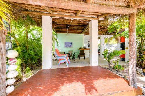 Zahrada ubytování Waterfront Key West Oasis with Float Dock!