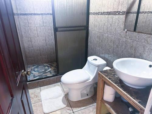 Koupelna v ubytování 2nd floor A/C, Wifi, Fully equipped apartment