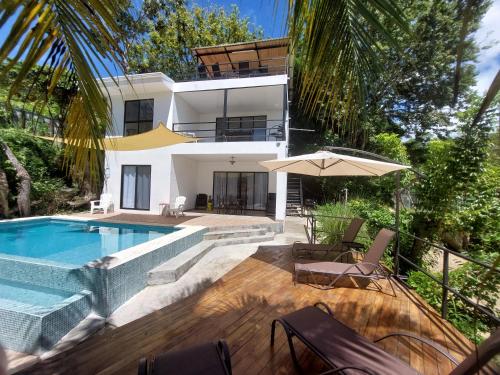 Kolam renang di atau dekat dengan Sunset Villa - Upper Poolside