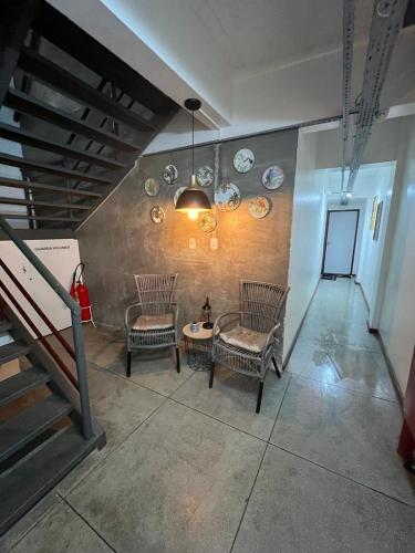 Χώρος καθιστικού στο APÊ 102, 2 QUARTOS, TÉRREO | WI-FI 600MB | RESIDENCIAL JC, um lugar para ficar.