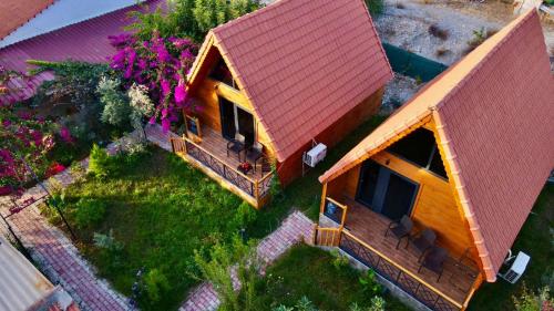 an overhead view of a house with a roof at Begonwil Bungalow apart demre in Demre