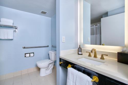 Hotel Fiona Image
