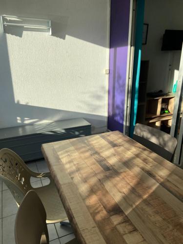 Photo de la galerie de l'établissement Studio Grau du Roi Floralies II proche plage parking, au Grau-du-Roi