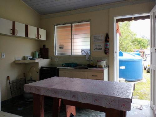 Dapur atau dapur kecil di Praia de Boraceia casa 2 Bertioga